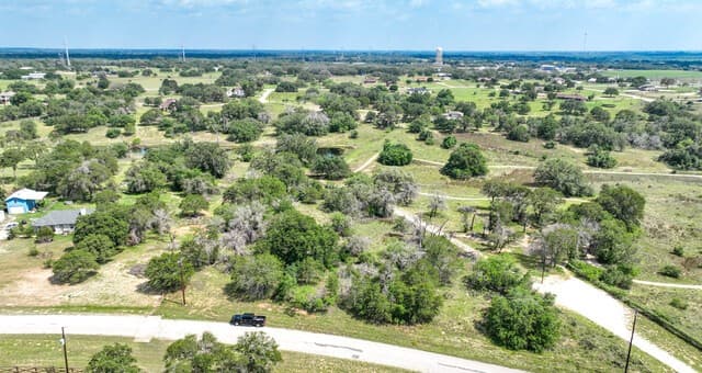108  Misty Bend, Floresville, TX 78114 — photo 10