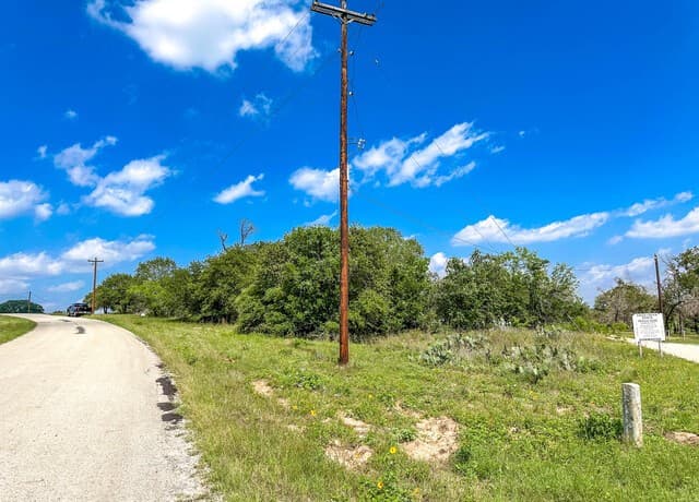 108  Misty Bend, Floresville, TX 78114 — photo 18