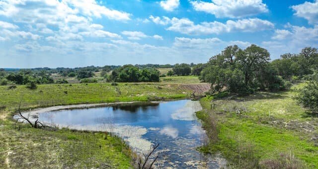 108  Misty Bend, Floresville, TX 78114 — photo 2