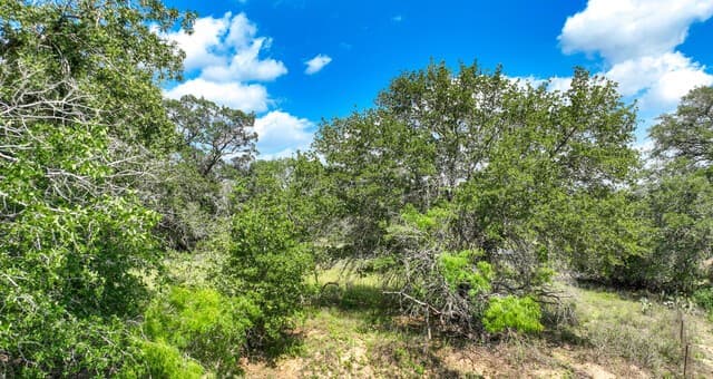108  Misty Bend, Floresville, TX 78114 — photo 4