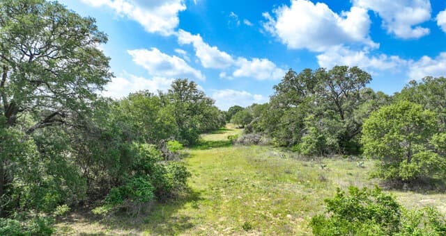 108  Misty Bend, Floresville, TX 78114 — photo 5