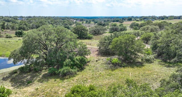 108  Misty Bend, Floresville, TX 78114 — photo 6