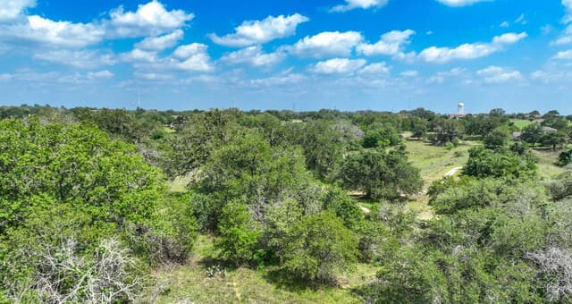 108  Misty Bend, Floresville, TX 78114 — photo 9