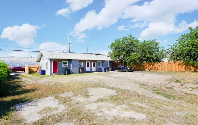 1007  El Paso St, San Antonio, TX 78207 — photo 3