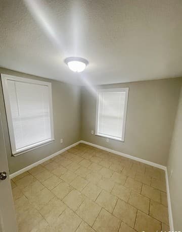125  Glenwood Ct, San Antonio, TX 78210 — photo 6