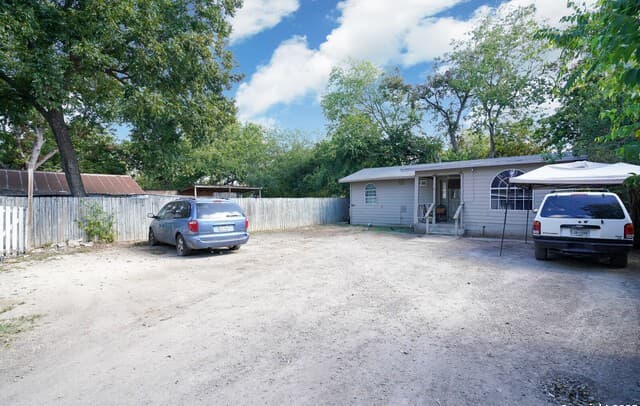 148  Gifford St, San Antonio, TX 78211 — photo 4