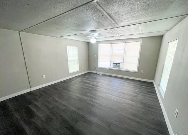 128  Winship Rd, Pleasanton, TX 78064 — photo 12