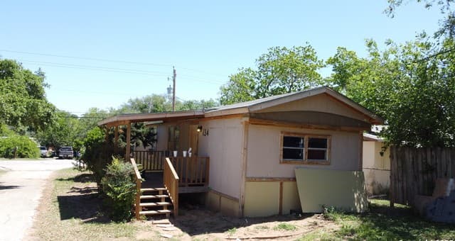 128  Winship Rd, Pleasanton, TX 78064 — photo 2