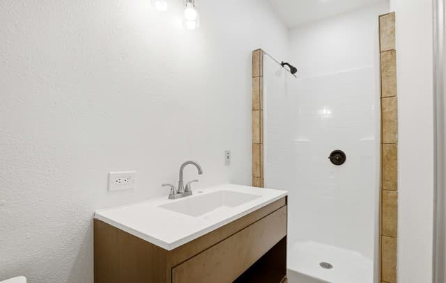 736 W Elsmere Pl, San Antonio, TX 78212 — photo 16