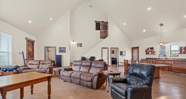 707  Creek Rd, Marion, TX 78124 — photo 9
