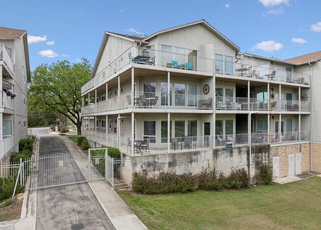 730 E Mather St Unit #F102, New Braunfels, TX 78130 — photo 10