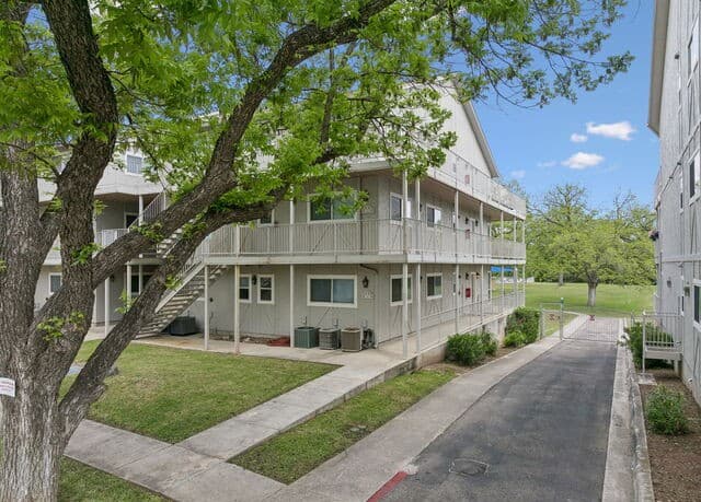 730 E Mather St Unit #F102, New Braunfels, TX 78130 — photo 14