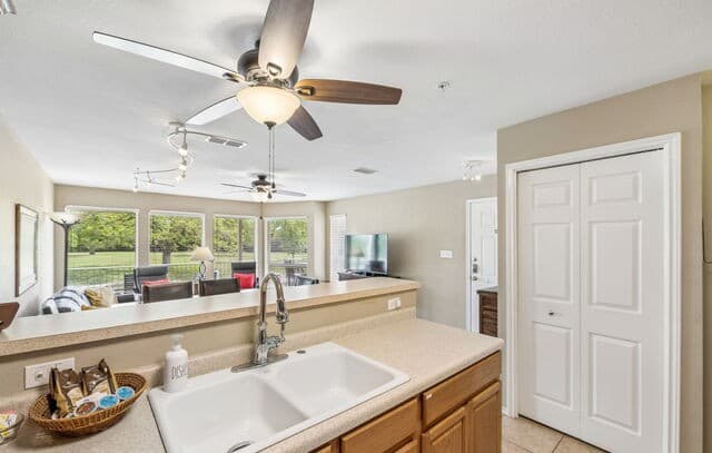 730 E Mather St Unit #F102, New Braunfels, TX 78130 — photo 22