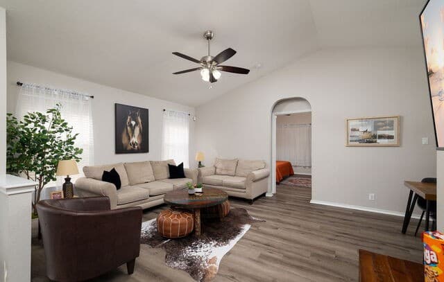 9011  Arch Brg, San Antonio, TX 78254 — photo 2