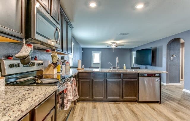 11754  Davalos Ln, San Antonio, TX 78252 — photo 7