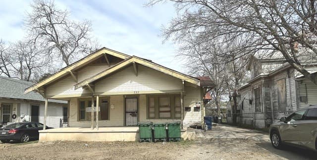 737  Porter st, San Antonio, TX 78210