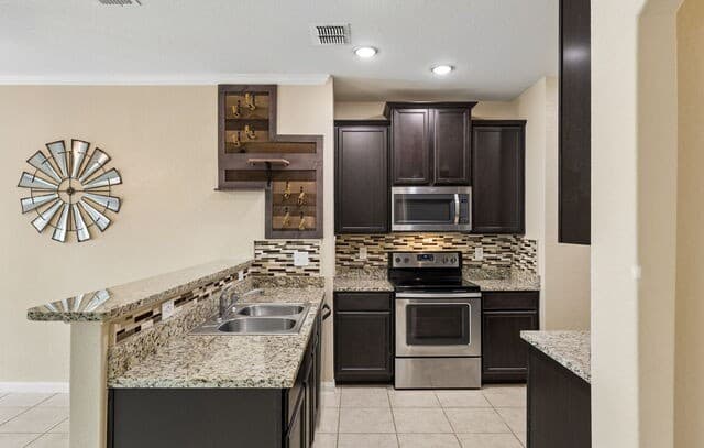 7811  Creekshore CV, San Antonio, TX 78254 — photo 14