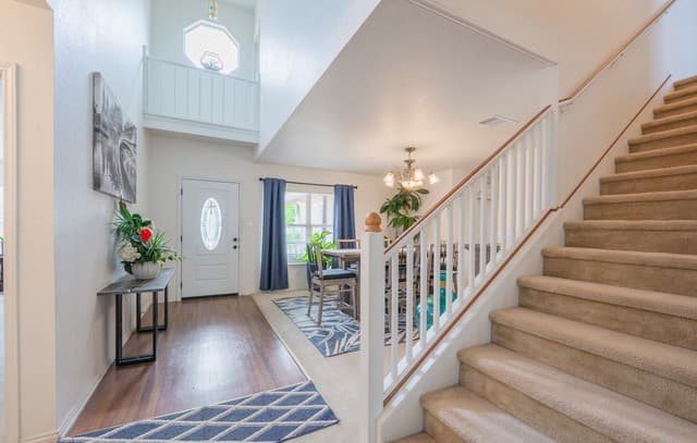 124 Springtree Grove