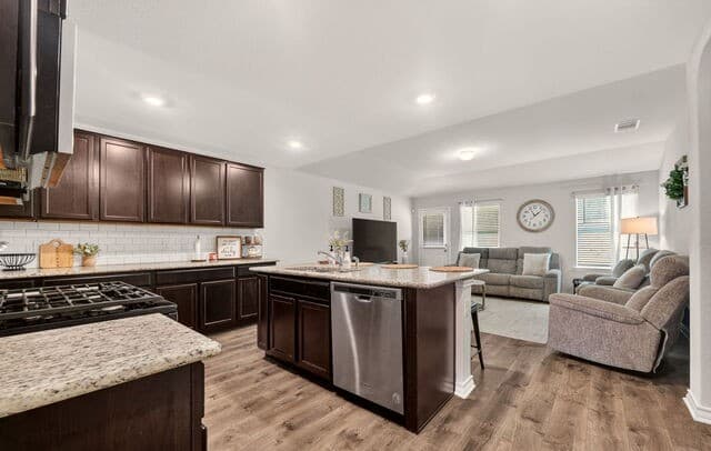 6527  Hoffman Pln, San Antonio, TX 78252 — photo 9