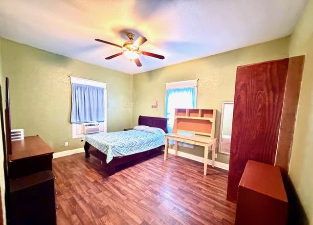 944 Briscoe Aly, San Antonio, TX 78207 — photo 10