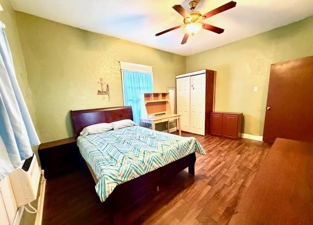 944 Briscoe Aly, San Antonio, TX 78207 — photo 11