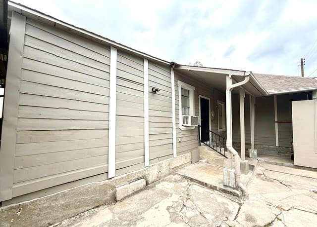 944 Briscoe Aly, San Antonio, TX 78207 — photo 18