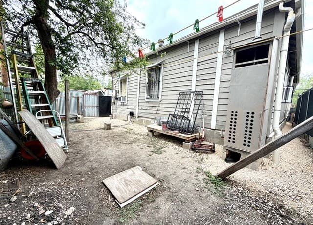 944 Briscoe Aly, San Antonio, TX 78207 — photo 20