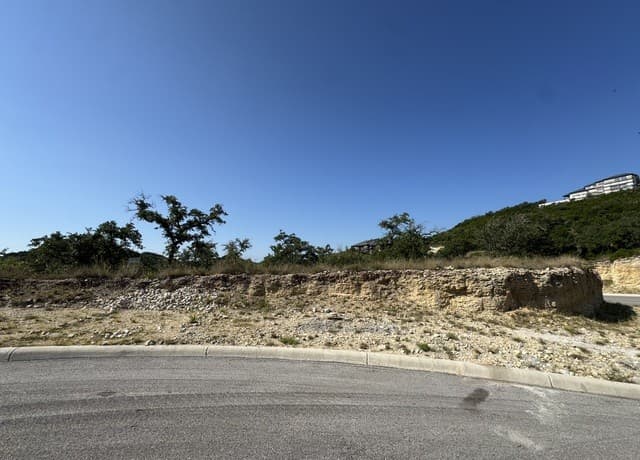 11206  Kendall Canyon, San Antonio, TX 78255 — photo 10