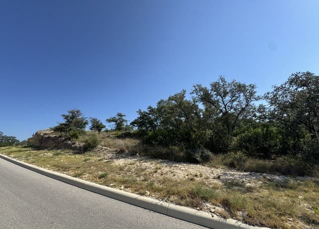 11206  Kendall Canyon, San Antonio, TX 78255 — photo 3
