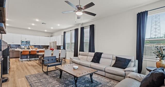 21114  Chestnut Cove, San Antonio, TX 78266 — photo 11