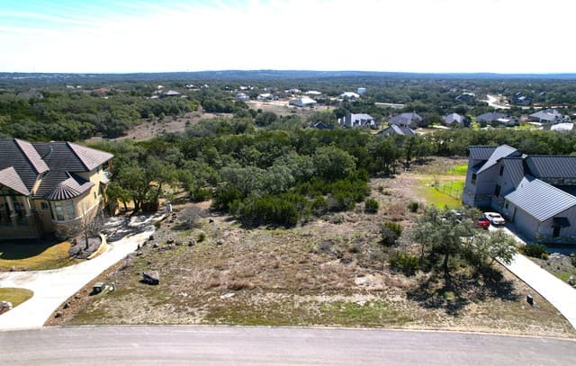 323  Valley Lodge
