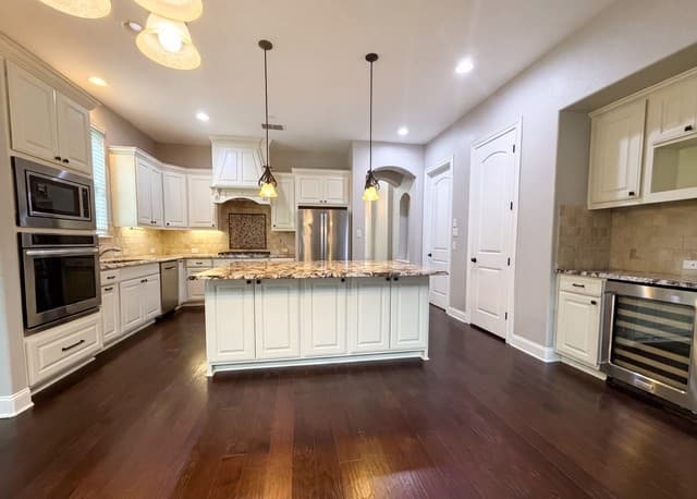 2711  Mossgrove Park, San Antonio, TX 78230 — photo 6