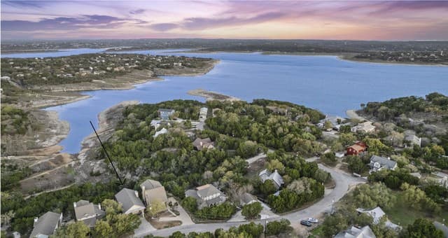717  Riviera, Canyon Lake, TX 78133 — photo 2