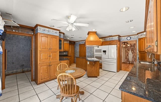 901  Gentilz, Castroville, TX 78009 — photo 13