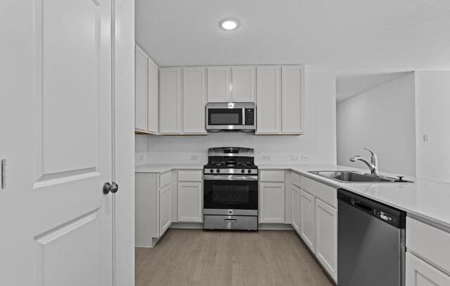 107 Ellendale Place