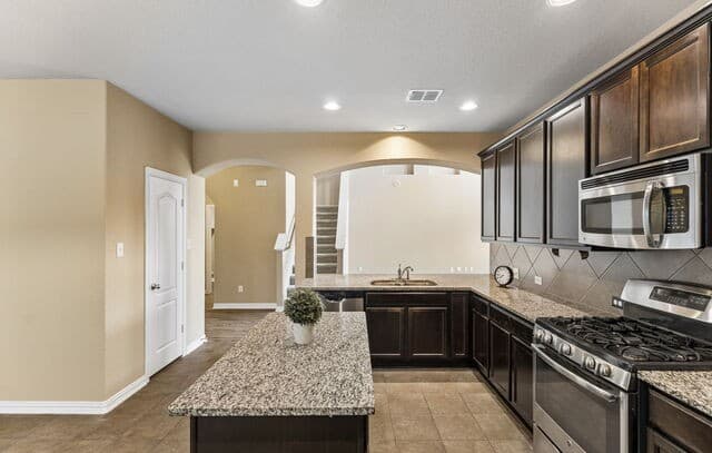7903  Headwaters Trl, San Antonio, TX 78254 — photo 10