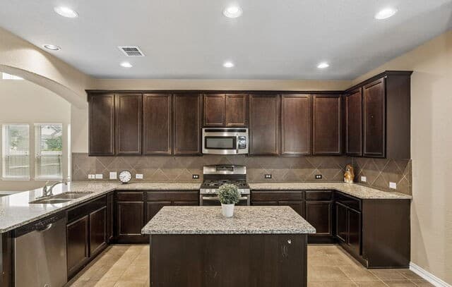 7903  Headwaters Trl, San Antonio, TX 78254 — photo 9