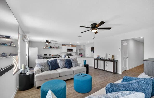 12802  Lorena Ochoa, San Antonio, TX 78221 — photo 9