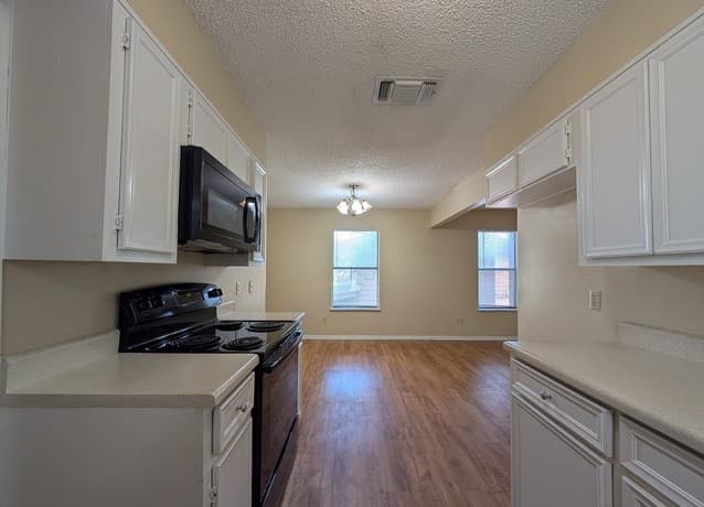 929  Ohio St, New Braunfels, TX 78130 — photo 10