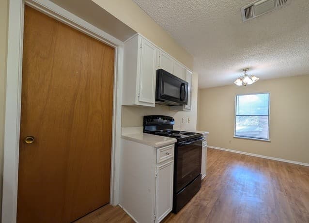 929  Ohio St, New Braunfels, TX 78130 — photo 11