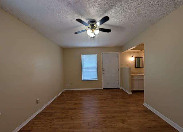 929  Ohio St, New Braunfels, TX 78130 — photo 14