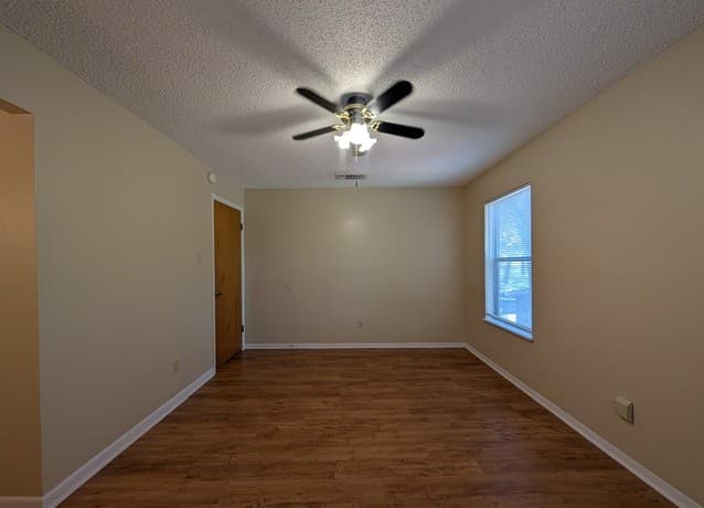 929  Ohio St, New Braunfels, TX 78130 — photo 16