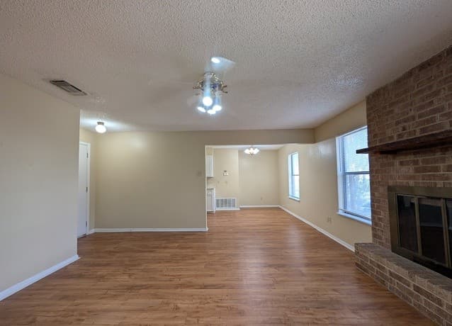 929  Ohio St, New Braunfels, TX 78130 — photo 2
