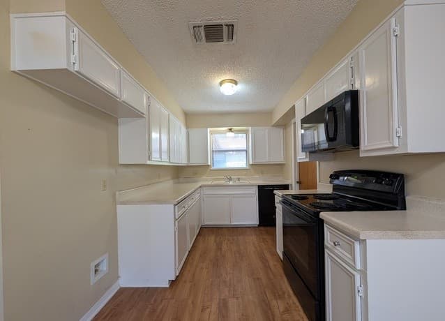 929  Ohio St, New Braunfels, TX 78130 — photo 8