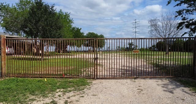 8202  New Laredo HWY