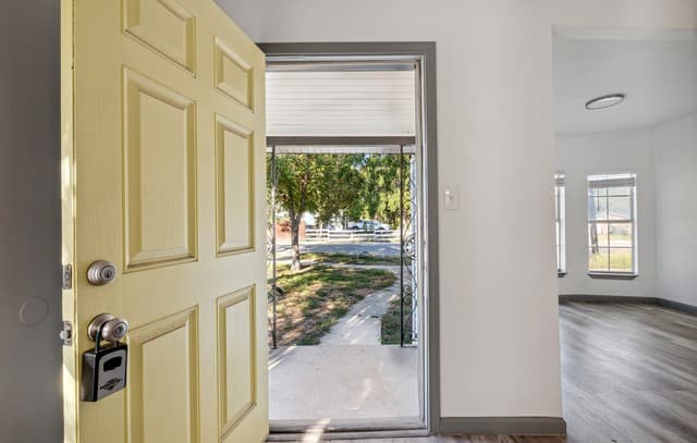 843  Zachry Dr, San Antonio, TX 78228 — photo 5
