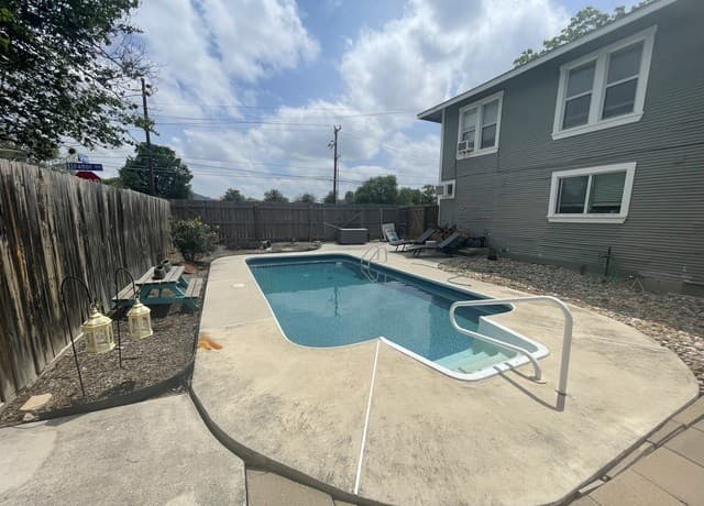 743  Eleanor Unit 101, San Antonio, TX 78209 — photo 2