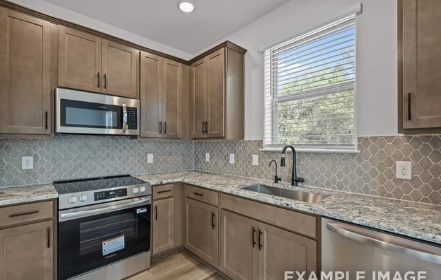 285  W Quill Dr Building 7, San Antonio, TX 78228 — photo 4