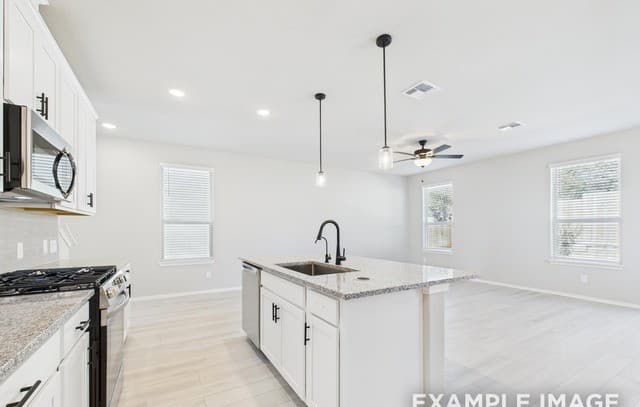 285  W Quill Dr Building 5, San Antonio, TX 78228 — photo 4