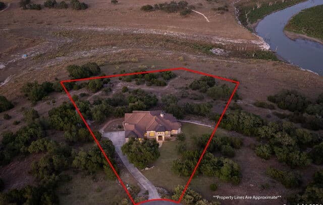 1148  Mission Way, Canyon, TX 78133 — photo 5